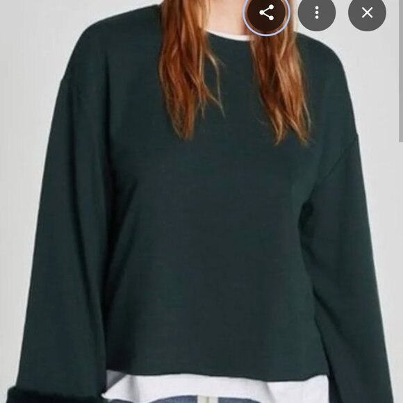 Christmas bell sleeve top with fur - Picture 3 of 3